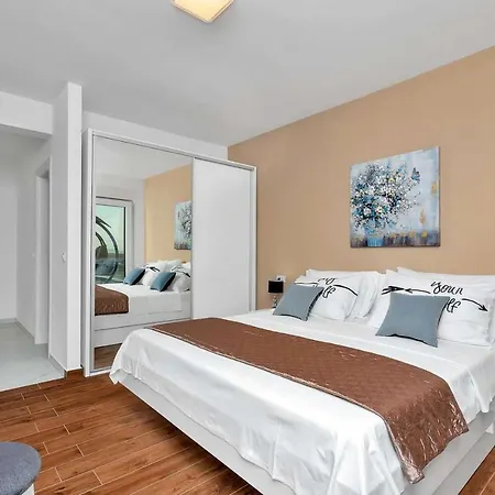 Villa Holiday Home Villa Orion Makarska