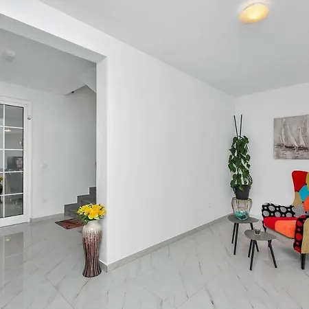 Villa Holiday Home Villa Orion Makarska