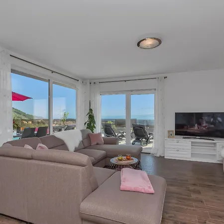 Astra Villa Makarska