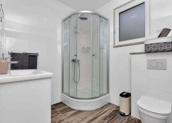 Orion Βίλα Μακάρσκα