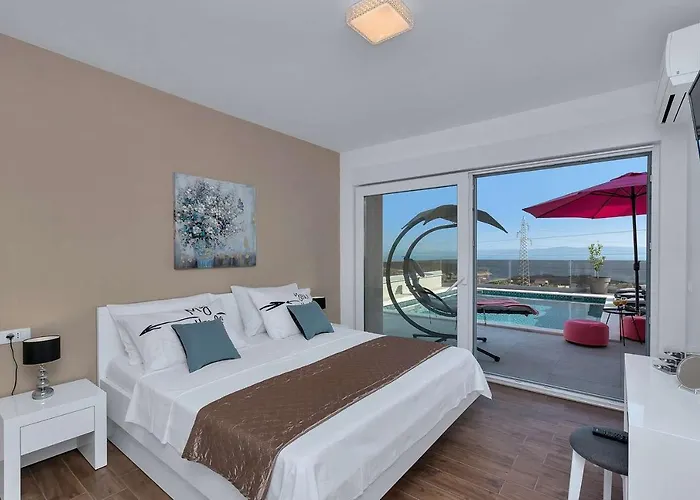 Orion Βίλα Μακάρσκα